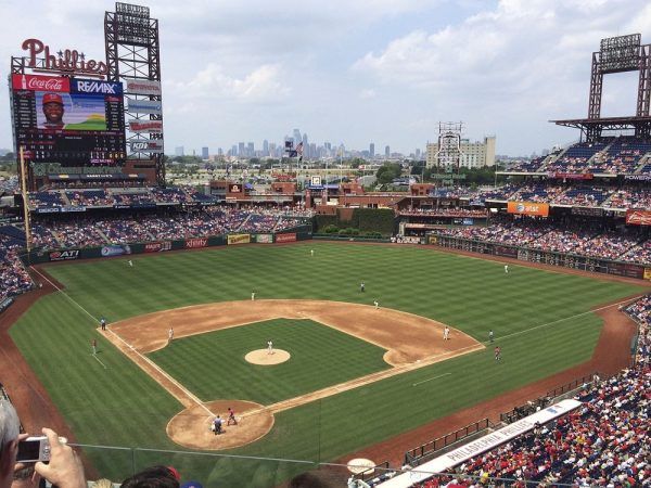 Free baseball stadium with audience photo, public domain sport CC0 image.

More:

 View public domain image source here